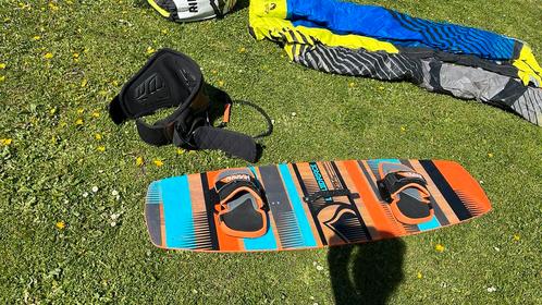 Kite set, kites, naish, liquid force, bar, pomp, Watersport en Boten, Kitesurfen, Gebruikt, Ophalen of Verzenden