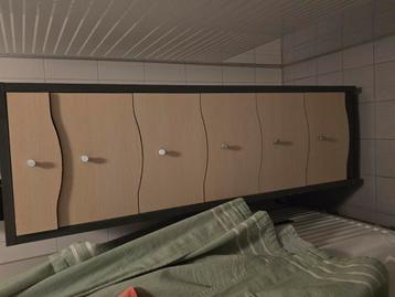 Laden kast op wieltjes  beschikbaar voor biedingen