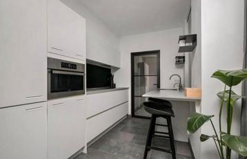 Zeer complete moderne witte Tulp keuken incl apparatuur beschikbaar voor biedingen