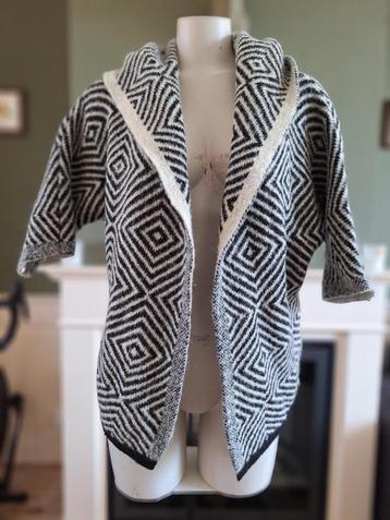 Rinascimento zwart off white heerlijk warm vest L beschikbaar voor biedingen