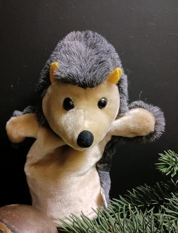 Egel handpop Rolf beschikbaar voor biedingen