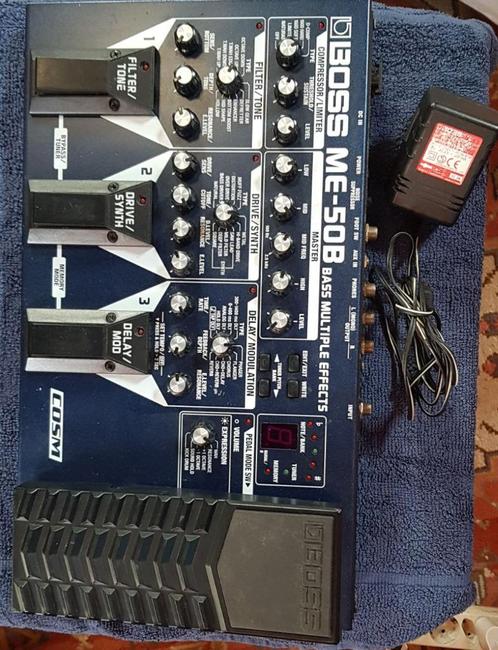 Boss ME50 Bass multiple effects, Muziek en Instrumenten, Effecten, Gebruikt, Multi-effect, Ophalen of Verzenden