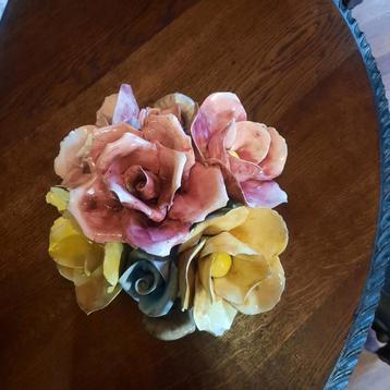 Vintage Italiaanse Keramiek Vaas met Bloemen beschikbaar voor biedingen