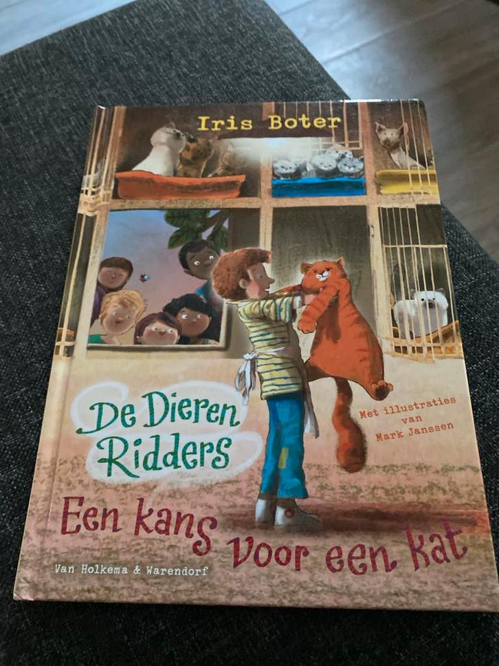 De Dierenridders: Een kans voor een kat - Iris Boter, Boeken, Kinderboeken | Jeugd | onder 10 jaar, Zo goed als nieuw, Fictie algemeen