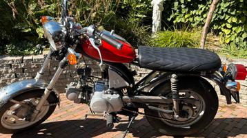 Klassieke schakel Brommer - Oldtimer - Hercules beschikbaar voor biedingen