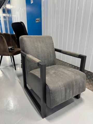 Industriële fauteuil beschikbaar voor biedingen