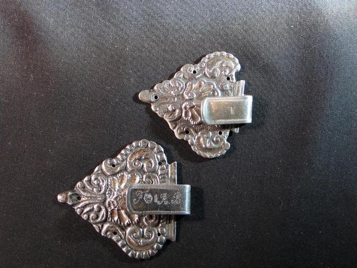 2 mantelhaken antiek zilver Meppel J. Jonker 1861. 2101, Antiek en Kunst, Antiek | Goud en Zilver, Zilver, Ophalen of Verzenden