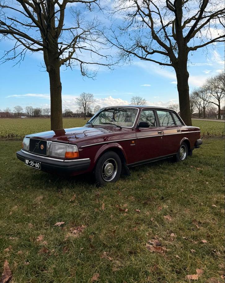 Volvo 244 Diesel, Auto's, Volvo, Particulier, Diesel, Sedan, Handgeschakeld, Rood, Beige, Velours, Ophalen