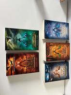 Warrior Cats Serie 2 boek 2-5  in supergoede staat!, Ophalen of Verzenden, Zo goed als nieuw, Erin Hunter