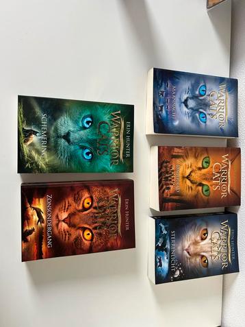 Warrior Cats Serie 2 boek 2-5  in supergoede staat! beschikbaar voor biedingen