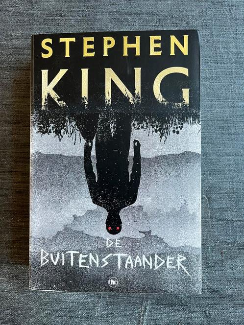 Stephen King - De buitenstaander, Boeken, Thrillers, Zo goed als nieuw, Nederland, Ophalen of Verzenden