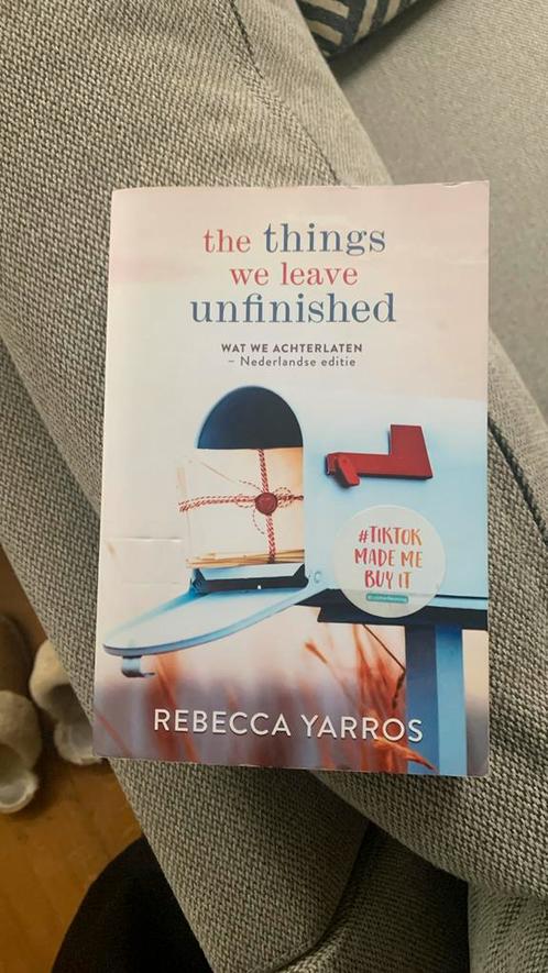 Rebecca Yarros - The things we leave unfinished, Boeken, Romans, Gelezen, Nederland, Ophalen of Verzenden