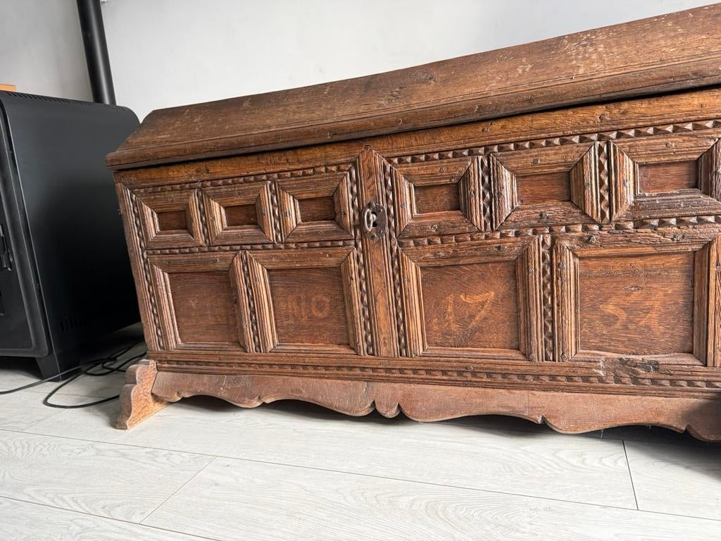 Antieke eiken  dekenkist uit  het jaar 1752, Huis en Inrichting, Woonaccessoires | Kisten, Ophalen, Gebruikt, 50 tot 100 cm, 50 tot 75 cm