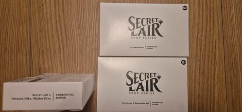 Secret Lair: Winter summer drop 2025 (sealed), Hobby en Vrije tijd, Verzamelkaartspellen | Magic the Gathering, Zo goed als nieuw