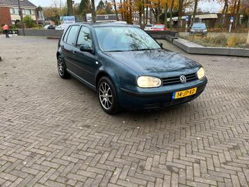 Volkswagen Golf 1.6 77KW 2002 Groen beschikbaar voor biedingen