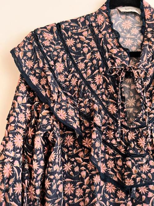 Boho ruffle blouse Bernice blauw bloemen borduursel, Kleding | Dames, Blouses en Tunieken, Zo goed als nieuw, Maat 38/40 (M), Blauw