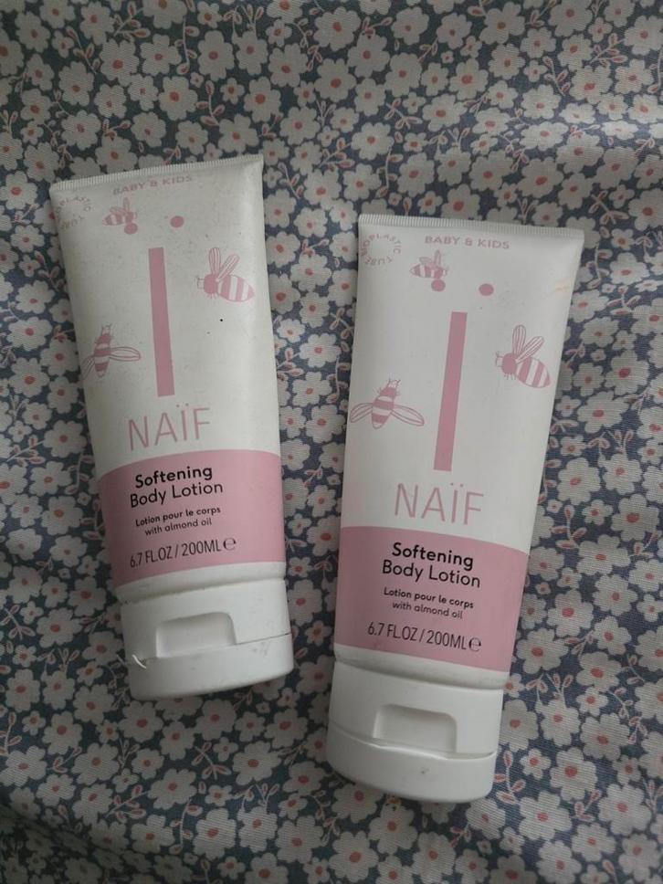 Naïf bodylotion 2 tubes, Kinderen en Baby's, Badjes en Verzorging, Nieuw, Overige typen, Overige merken, Ophalen of Verzenden