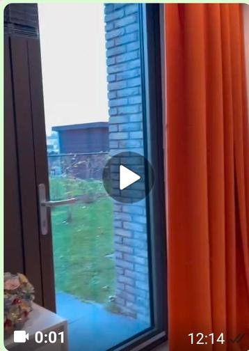 Oranjerode gordijnen  265B x 330H beschikbaar voor biedingen
