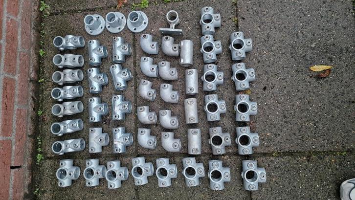 Partij 50 stuks Steigerbuis koppelingen Voor buis 33,7 mm, Doe-het-zelf en Verbouw, IJzerwaren en Bevestigingsmiddelen, Zo goed als nieuw