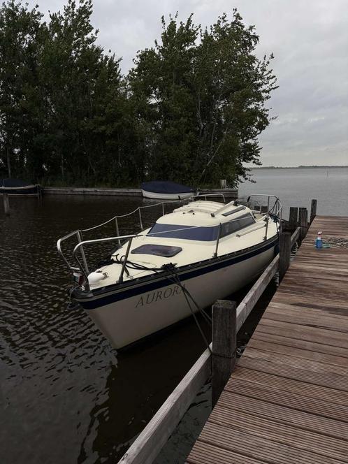 Mooie zeilboot zonder mast, Watersport en Boten, Kajuitzeilboten en Zeiljachten, Gebruikt, Polyester, Benzine, Ophalen