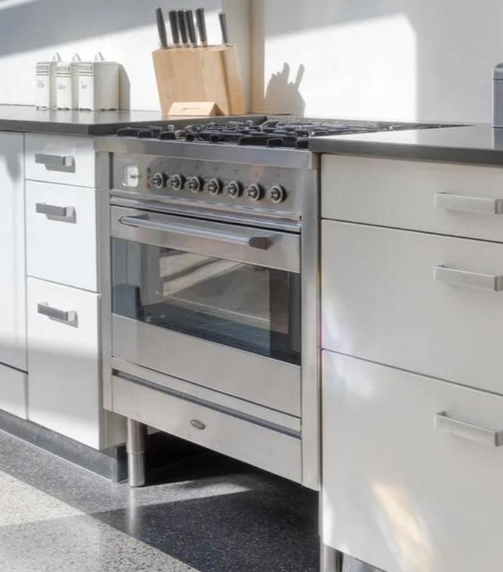 Boretti Ilve, 5-pits waarvan 1 wokbrander en 1 visbrander, Witgoed en Apparatuur, Ovens, Gebruikt, Vrijstaand, Oven met grill