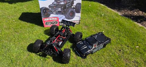 ARRMA OUTCAST 8S EXB + Hobbywing 5690 + Max 6 G2, Hobby en Vrije tijd, Modelauto's | 1:5 tot 1:12, Zo goed als nieuw, Auto, Ophalen