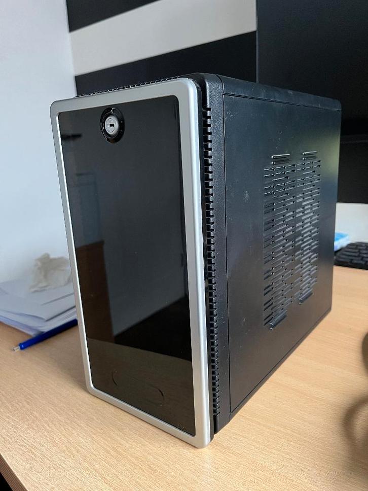 NAS systeem in Chenbro ES34169, Computers en Software, NAS, Gebruikt, Ophalen