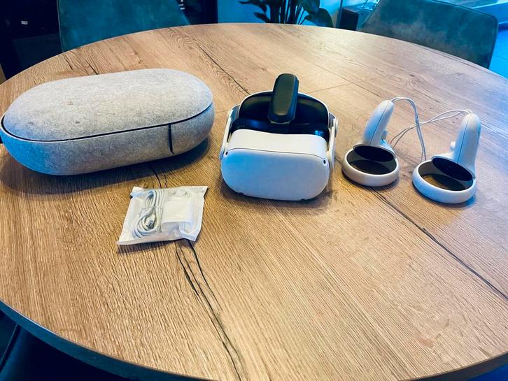 Meta Quest 2 – 256GB – incl. opbergkoffer, Spelcomputers en Games, Virtual Reality, Gebruikt, Overige platformen, Ophalen of Verzenden