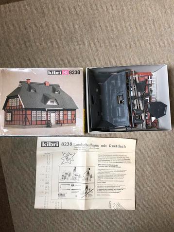 Kibri 8238  school beschikbaar voor biedingen