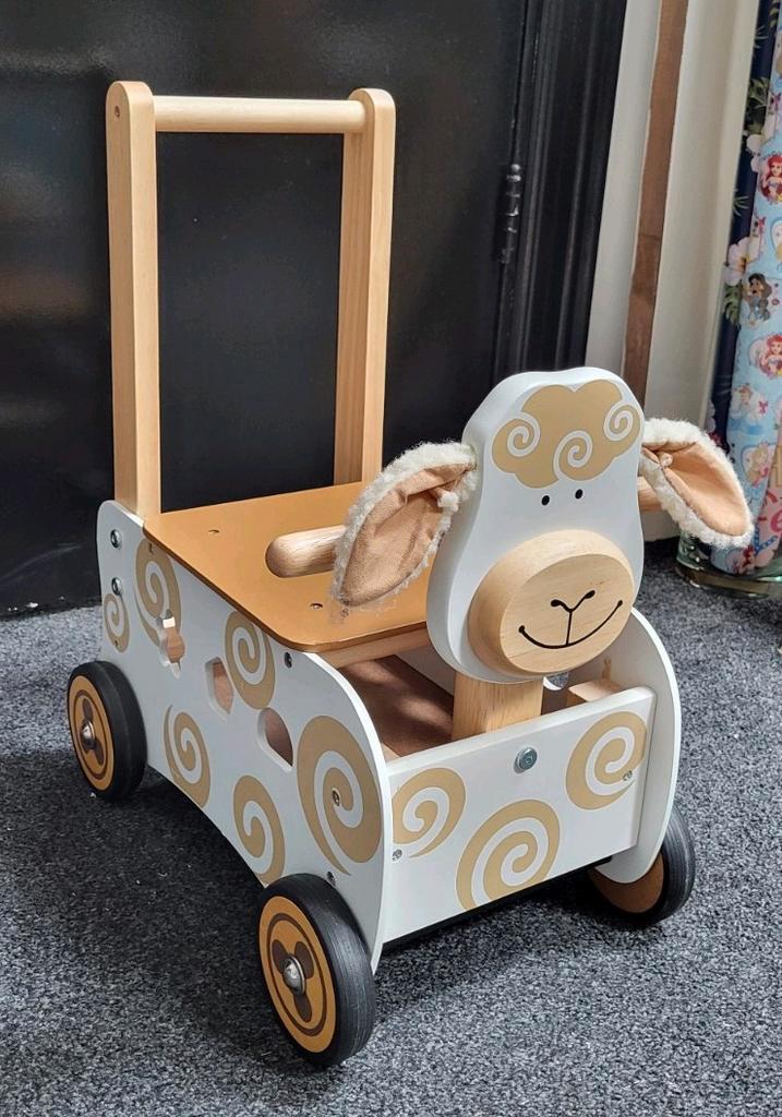 Loopwagen schaap met vormenstoof, Kinderen en Baby's, Speelgoed | Buiten | Voertuigen en Loopfietsen, Zo goed als nieuw, Ophalen