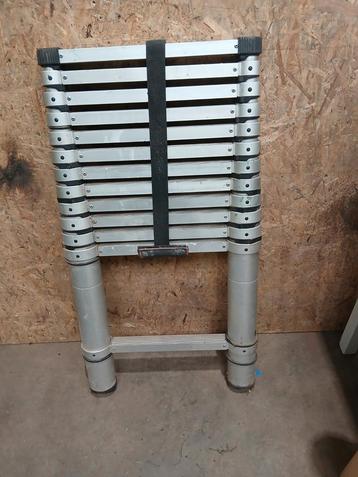 Uitschuifbare ladder tot 3,5 meter telescoopladder beschikbaar voor biedingen