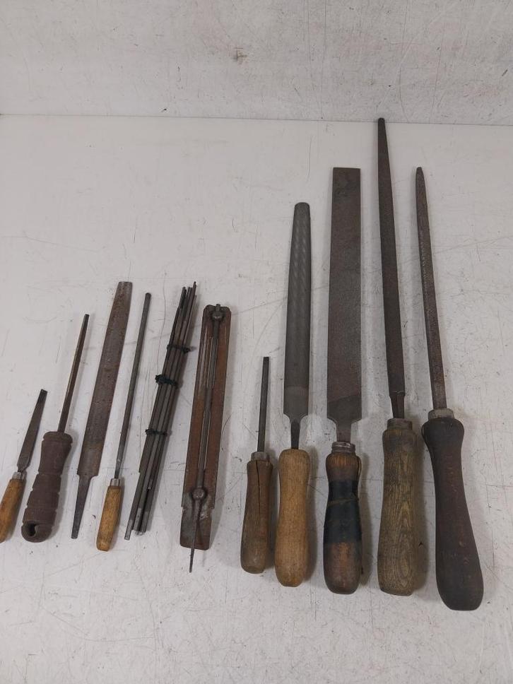 Partij metaalvijlen, diverse maten met houten handvat., Doe-het-zelf en Verbouw, Gereedschap | Handgereedschap, Gebruikt, Ophalen of Verzenden