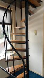 Te koop mooie degelijke wenteltrap, Doe-het-zelf en Verbouw, Ladders en Trappen, Ophalen, Gebruikt, Trap, 2 tot 4 meter