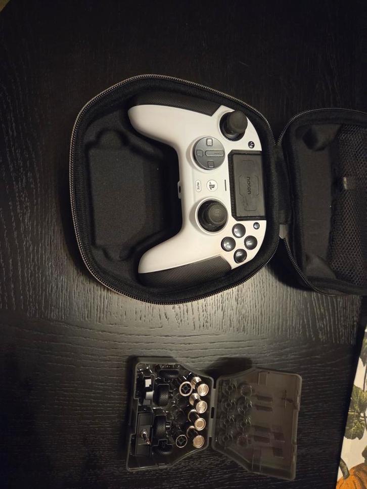Nacon Revolution 5 Pro Controller - PS5/PC, Spelcomputers en Games, Spelcomputers | Sony PlayStation Consoles | Accessoires, Zo goed als nieuw