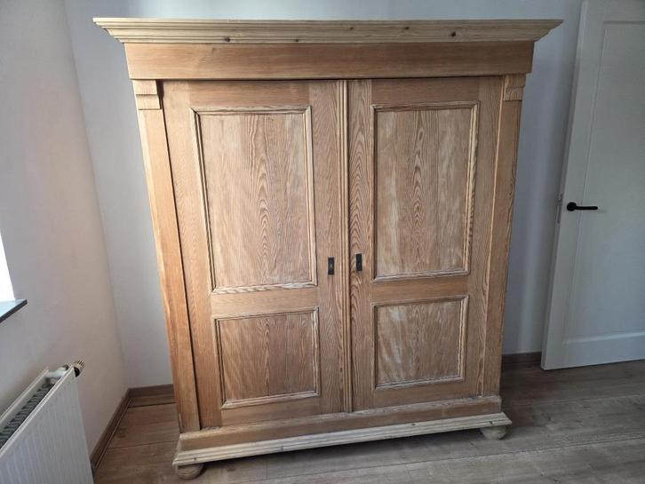 Massieve grenenhouten kast – klassiek en karaktervol, Antiek en Kunst, Antiek | Meubels | Kasten, Ophalen