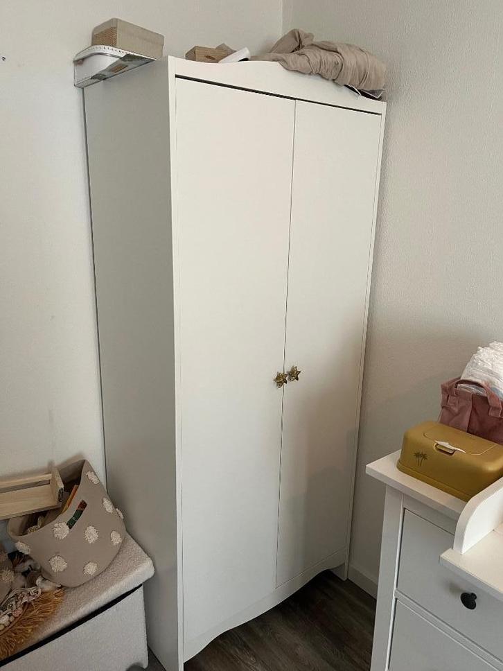 Kledingkast, Kinderen en Baby's, Kinderkamer | Commodes en Kasten, Zo goed als nieuw, Kast, 105 cm of meer, 75 tot 100 cm, Minder dan 50 cm