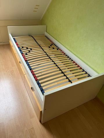 IKEA eenpersoonsbed met drie lades inclusief lattenbodem beschikbaar voor biedingen