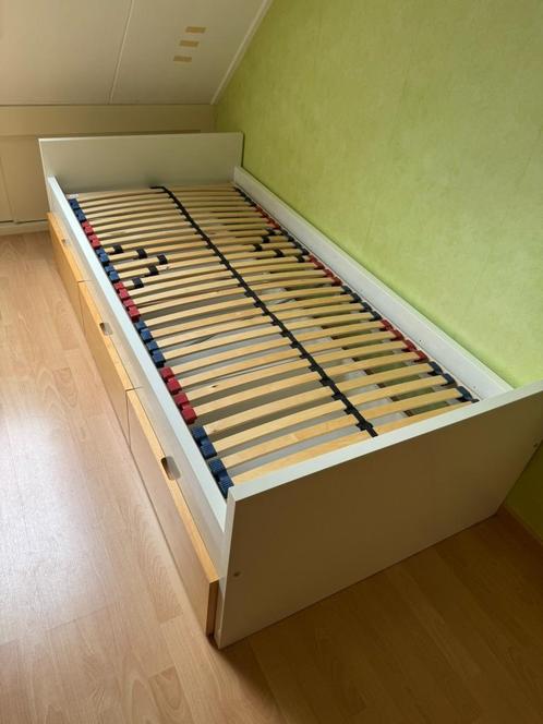IKEA eenpersoonsbed met drie lades inclusief lattenbodem, Huis en Inrichting, Slaapkamer | Bedden, Gebruikt, Eenpersoons, 90 cm