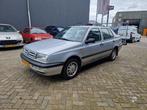 Volkswagen Vento 1.8 AUTOMAAT 2 JAAR APK 1994 Grijs, Auto's, Volkswagen, Origineel Nederlands, Te koop, Zilver of Grijs, Benzine