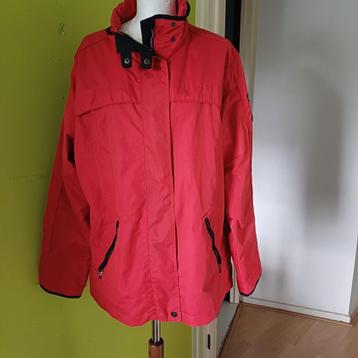 Rode jas van District Concept maat XL beschikbaar voor biedingen