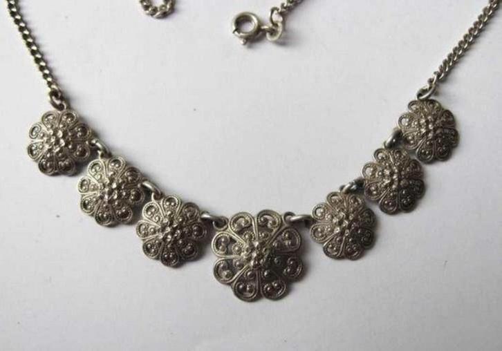 Vintage halsketting met 7 bloem hangertjes 835 EH (5450-120), Sieraden, Tassen en Uiterlijk, Kettingen, Zo goed als nieuw, Zilver