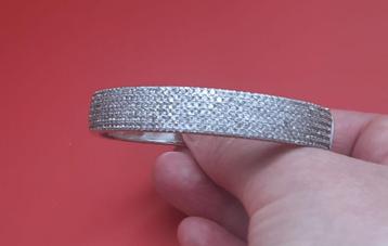 Zilveren armband met zirkonia beschikbaar voor biedingen