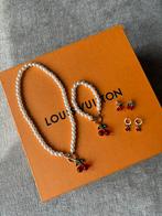 Sieraden set met parels en kersen, Ophalen of Verzenden, Nieuw, Wit, Met hanger