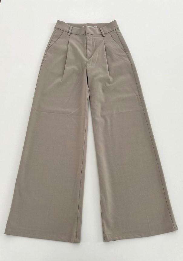 NIEUW Gestuz Editha zandkleurige broek met riem + plooien 34, Kleding | Dames, Broeken en Pantalons, Nieuw, Maat 34 (XS) of kleiner