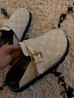 Gucci Sloffen / Instappers, Ophalen of Verzenden, Zo goed als nieuw, Beige, Overige typen