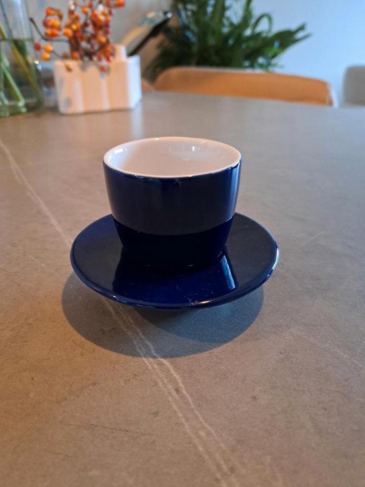 Sagaform design by Moritz, espressokopje met schotel, blauw, Huis en Inrichting, Keuken | Servies, Zo goed als nieuw, Kop(pen) en/of Schotel(s)
