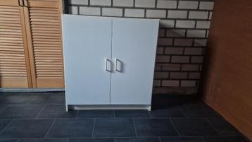 OPBERGKAST  beschikbaar voor biedingen