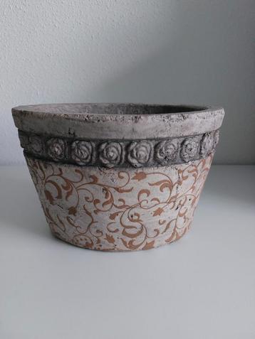 Heel leuk, ovalen, plantenbakje.  beschikbaar voor biedingen