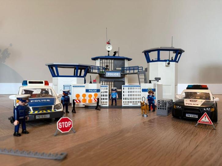 Playmobil Politiebureau, Kinderen en Baby's, Speelgoed | Playmobil, Zo goed als nieuw, Complete set, Ophalen