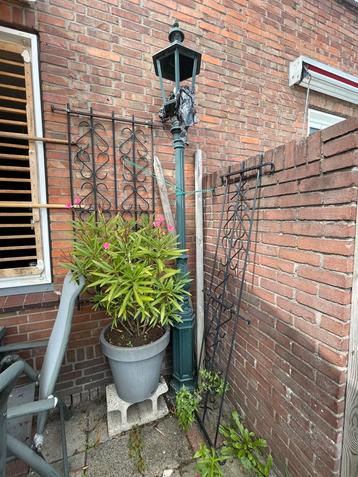 Gietijzeren Lantaarnpaal beschikbaar voor biedingen